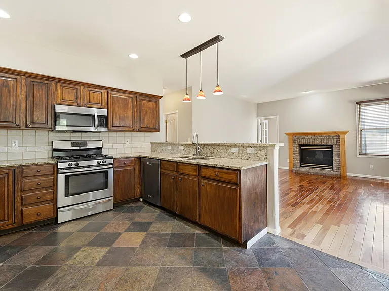 2313 Timber Creek Dr — Photo 9