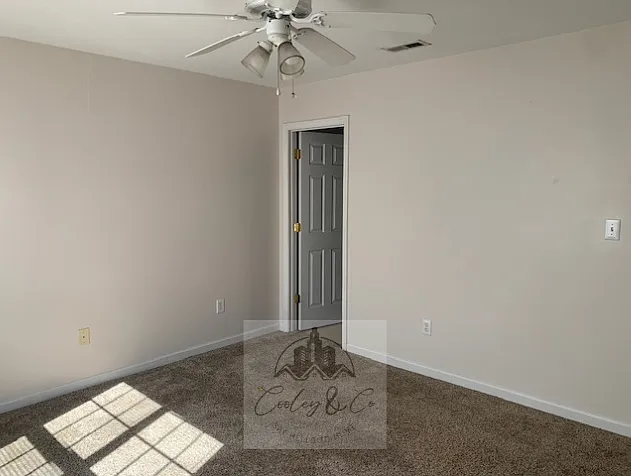 110 Anna St #STREET9 — Photo 6