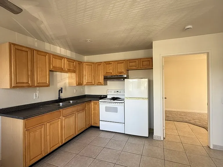 4120 Estrella Ave #14 — Photo 5