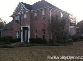 2443 Laurin St, Grenada, MS 38901