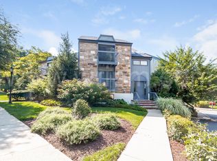 58 Kensington Ct, Hackettstown, NJ