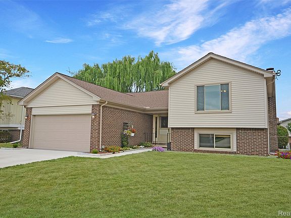 3rd image of 2061 Michael Dr