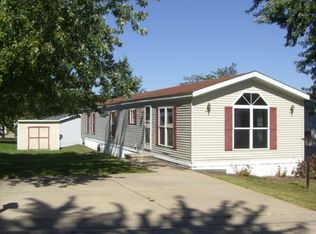 128 Knollwood Dr, Freeport, IL 61032