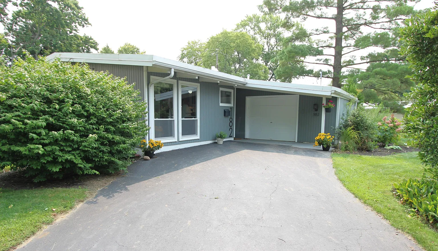 182 Gary Lee Dr photo 1