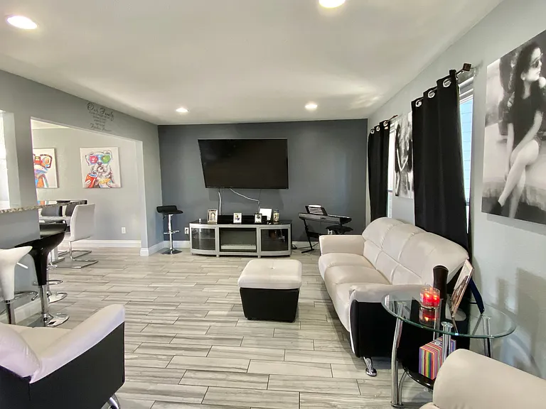 2468 S Evanston St — Photo 7