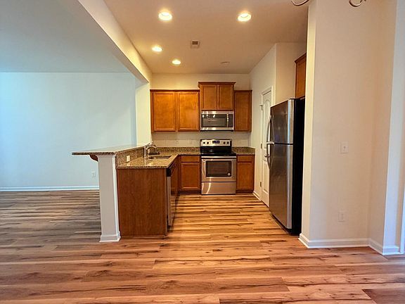 4th image of 750 Maypearl Ln