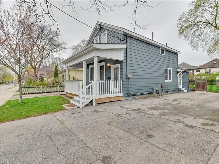 12 Cartwright St #1 — Photo 2