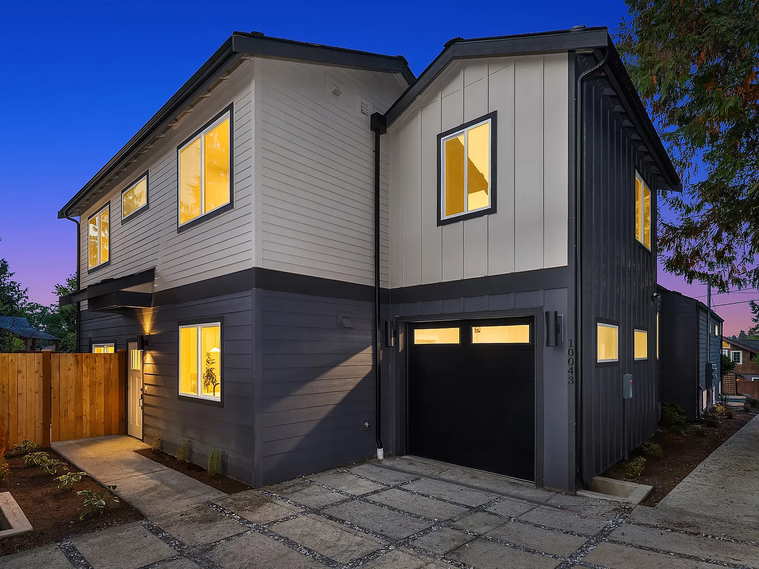 2 bed, 2.5 bath, 1099 sqft, $3,600 — Photo 1