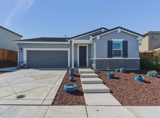 2051 Petunia Dr, Hollister, CA 95023