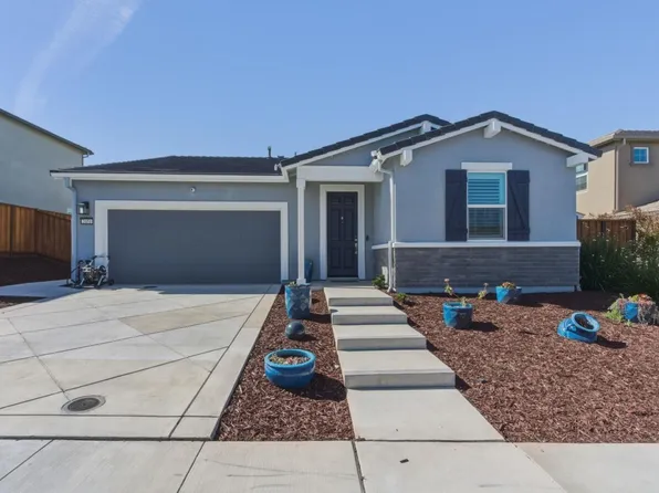 2051 Petunia Dr, Hollister, CA 95023