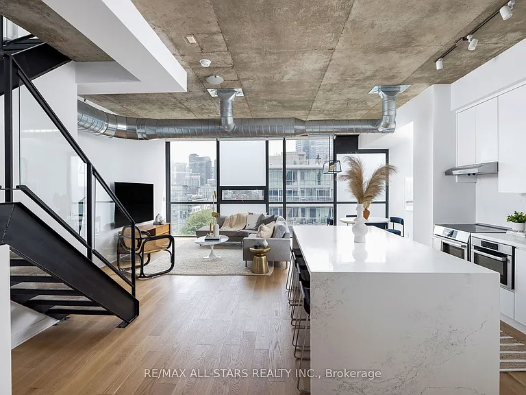 60 Bathurst St #Penthouse 1011 — Photo 16