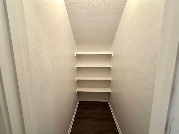 5th image of 10830 Mathom Lndg APT 4