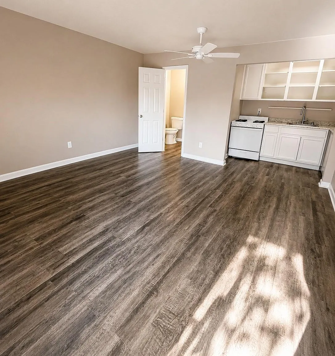 Studio, 1.0 bath, 525 sqft, $695 — Photo 2