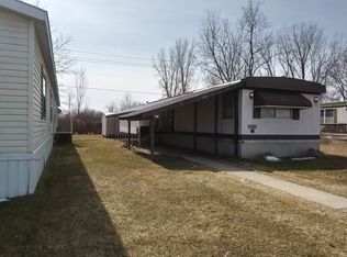 28533 S Maple St, Romulus, MI 48174