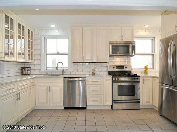 3rd image of 1571 Mendon Rd