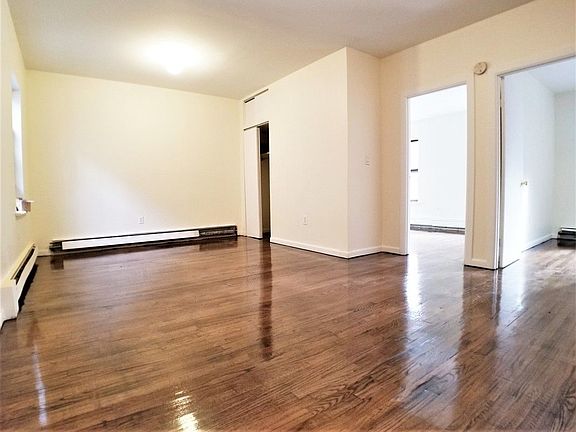 3rd image of 525 Dekalb Ave #1