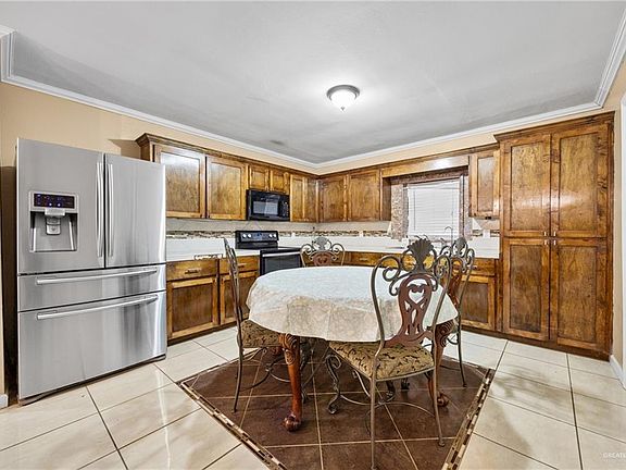 5th image of 304 S 27th St
