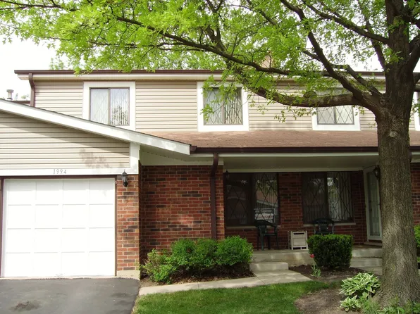 1994 N Heritage Cir, Palatine, IL 60074
