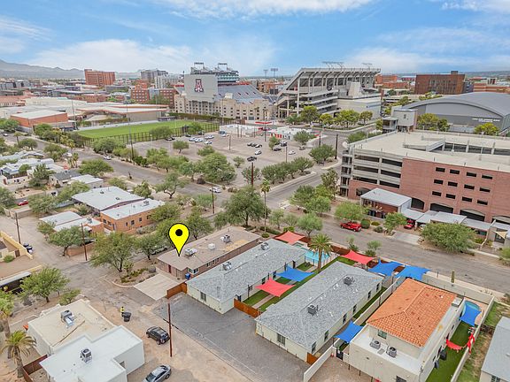 1 block from University of Arizona campus/stadium