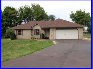 405 E Red Foley Ct, Nixa, MO 65714