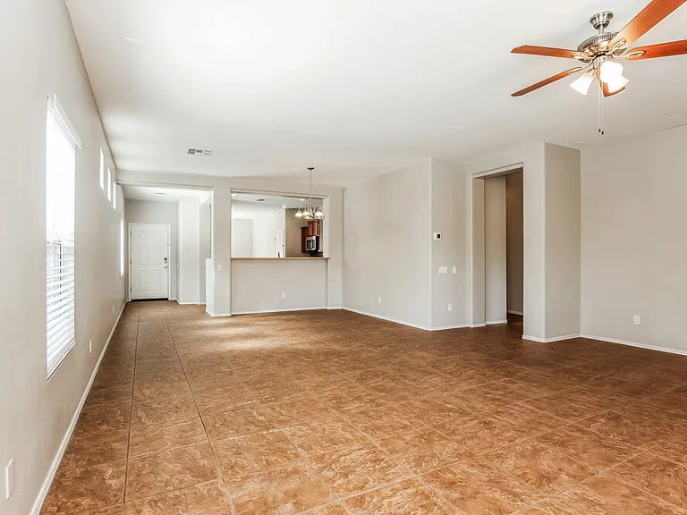 5438 W Pollack St — Photo 3