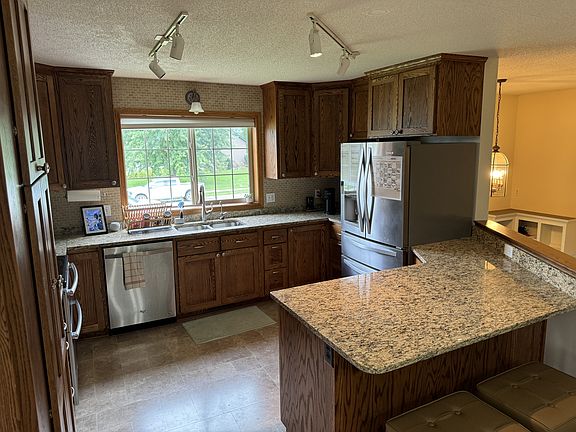2nd image of 5295 Kahler Dr NE