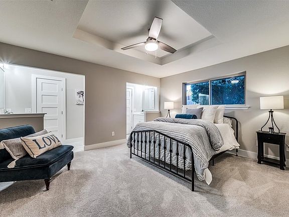 5th image of 2233 Parkhaven Dr