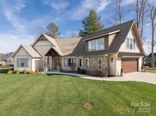 210 Samuel Dr, Mills River, NC 28759