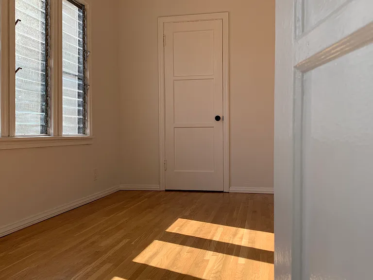 1275 N Hayworth Ave #106 — Photo 16