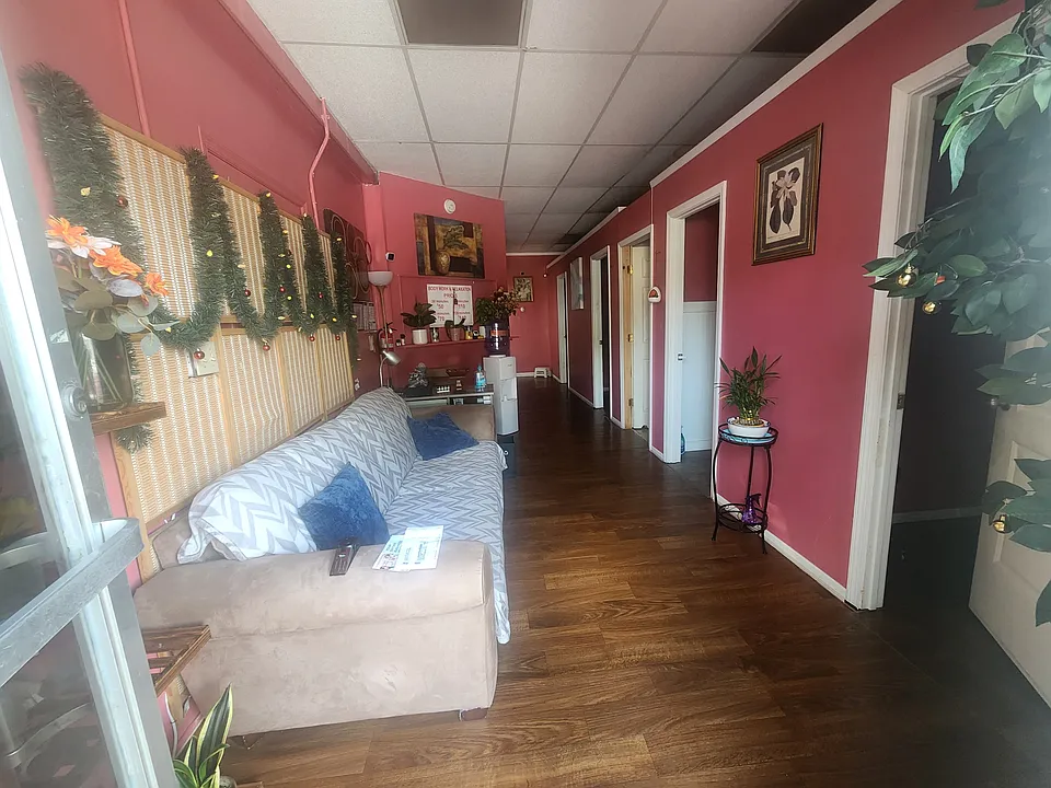821-829 E Main St #825