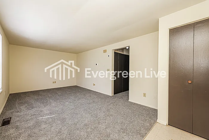 8113 Mount Aetna St — Photo 3