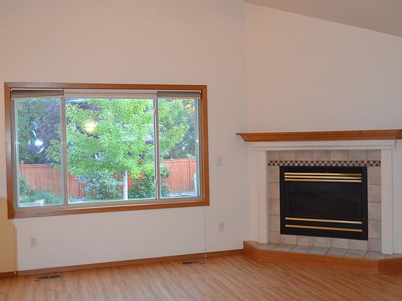 Fireplace in Livingroom