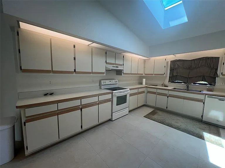 21212 Burkhart Dr — Photo 10