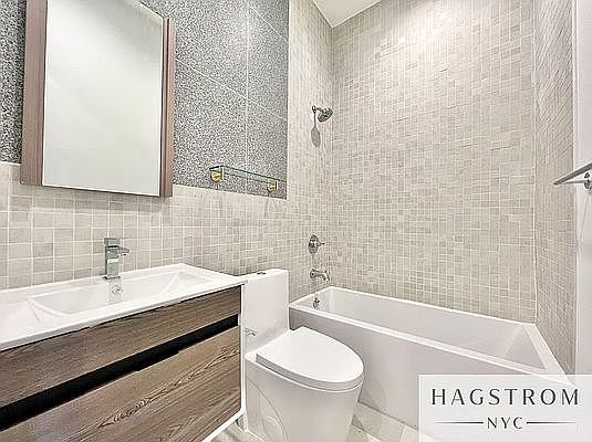 5th image of 327 E 93rd St #6B