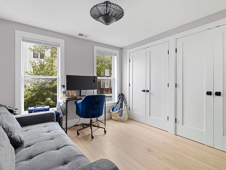 92 Chelsea St #2 — Photo 9