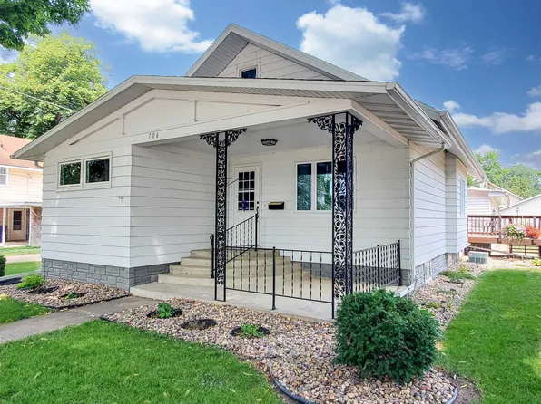 706 22nd St, Spirit Lake, IA 51360