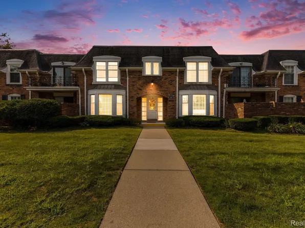 18301 W Thirteen Mile Rd Unit A1, Southfield, MI 48076