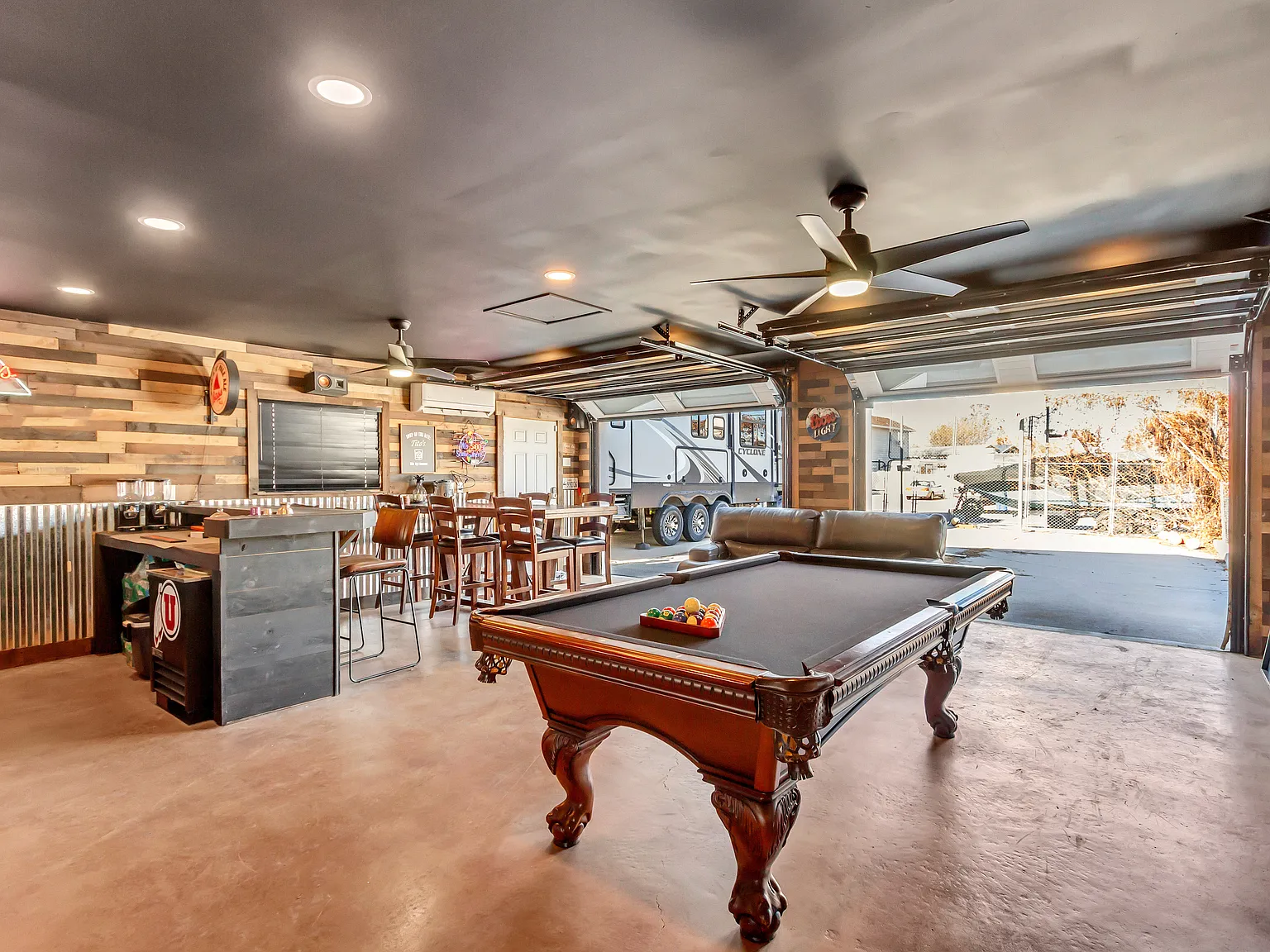 5 bed, 2555 sqft, $3,495 — Photo 4