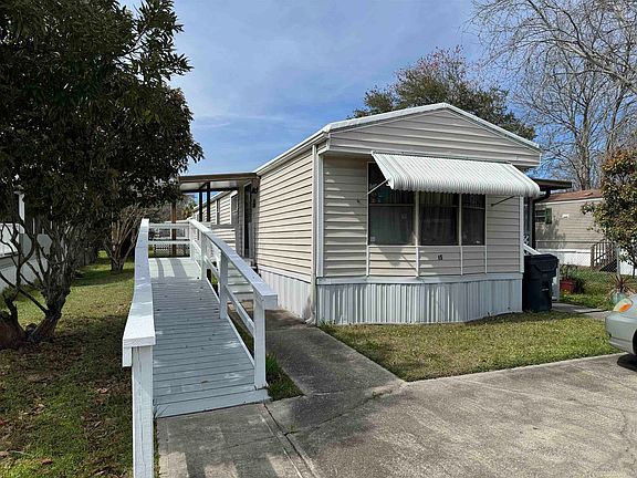 2nd image of 15 Musket St.