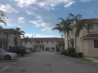 5th image of 21121 NW 14th Pl APT 442