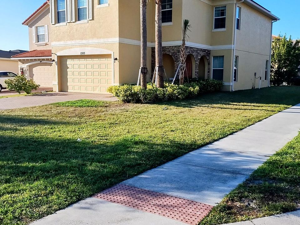1st image of 1300 NW Fiorenza Court