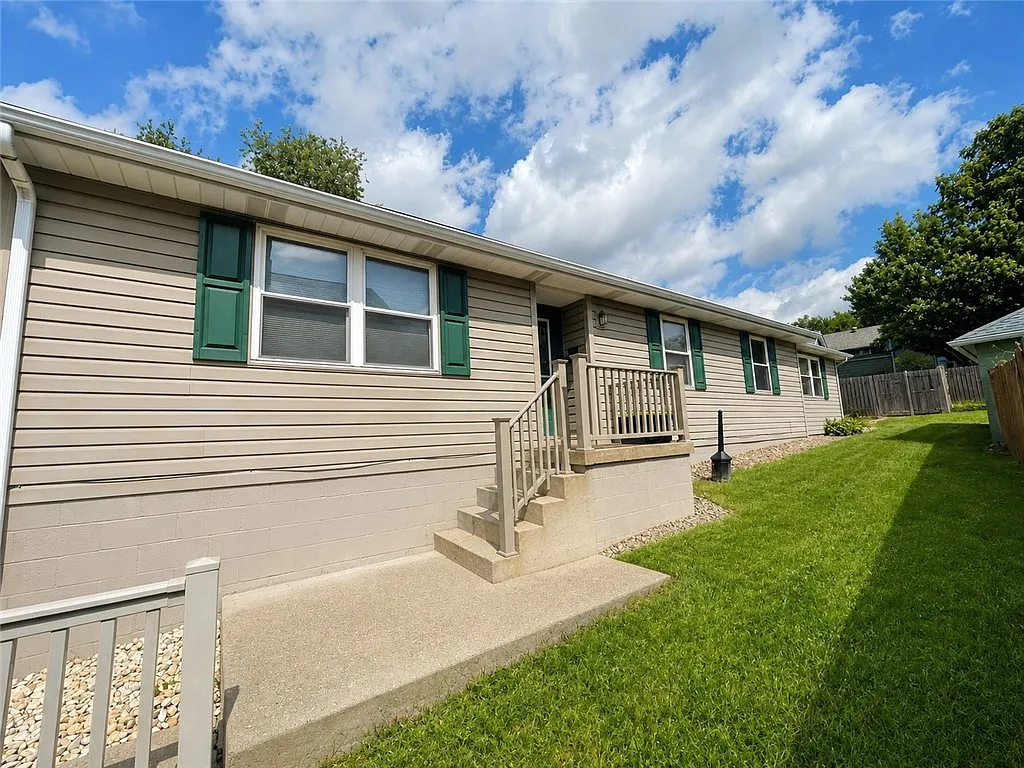 4 bed, $1,600 — Photo 3