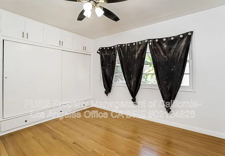 215 N Western Ave — Photo 11