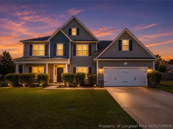 6613 Planters Row Dr, Hope Mills, NC 28348