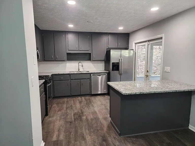 836 Sunset Ct NW — Photo 5