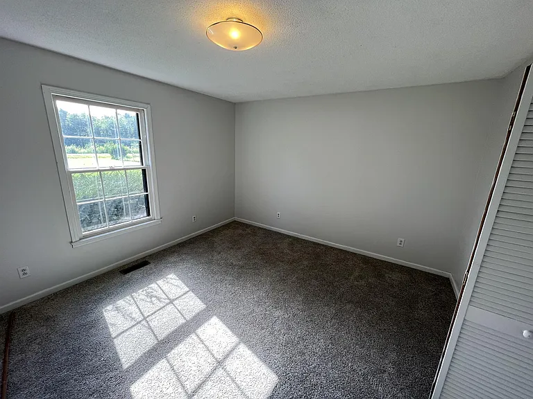 1060 E Martin Ln — Photo 7