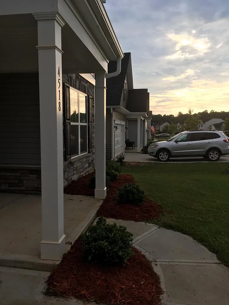 4518 Dover Ct — Photo 3