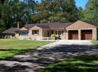 8 Rustic Ln, Malvern, PA 19355