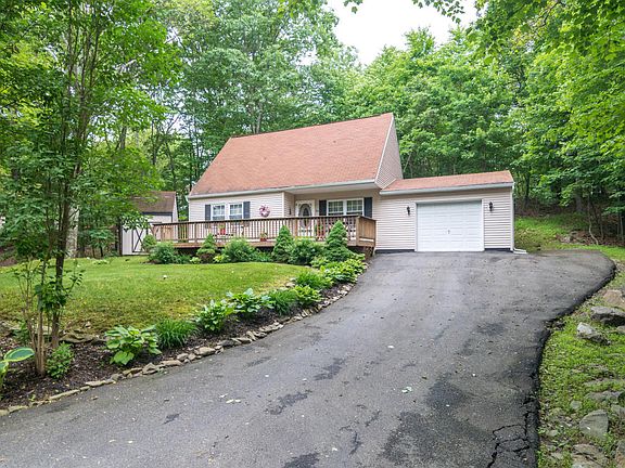 3rd image of 545 Hearthstone Cir