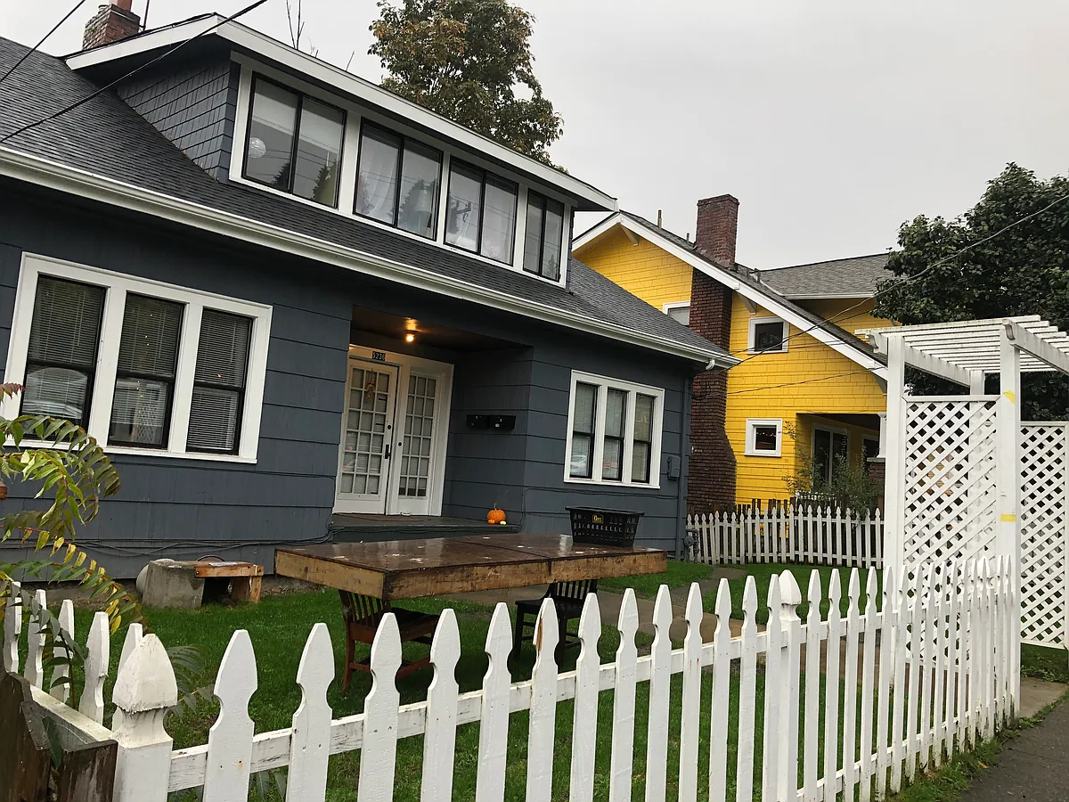 Building Photo - 5236 20th Ave NE #2